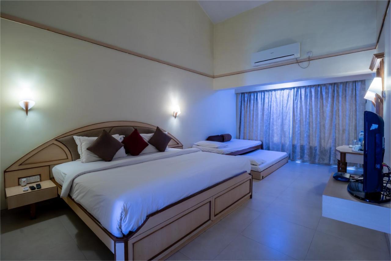 Aveda Blue Country Resort Panchgani Exteriör bild