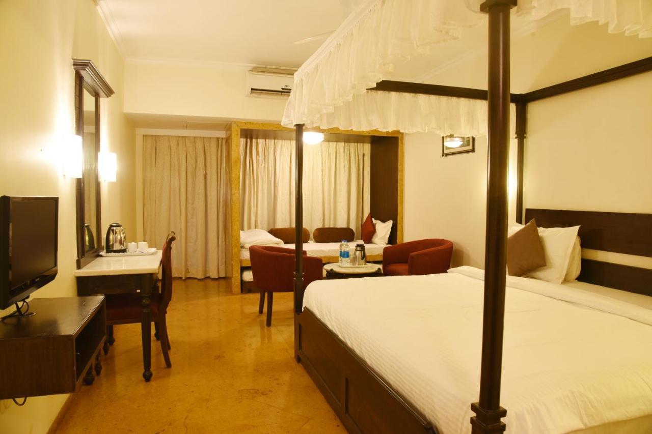 Aveda Blue Country Resort Panchgani Exteriör bild