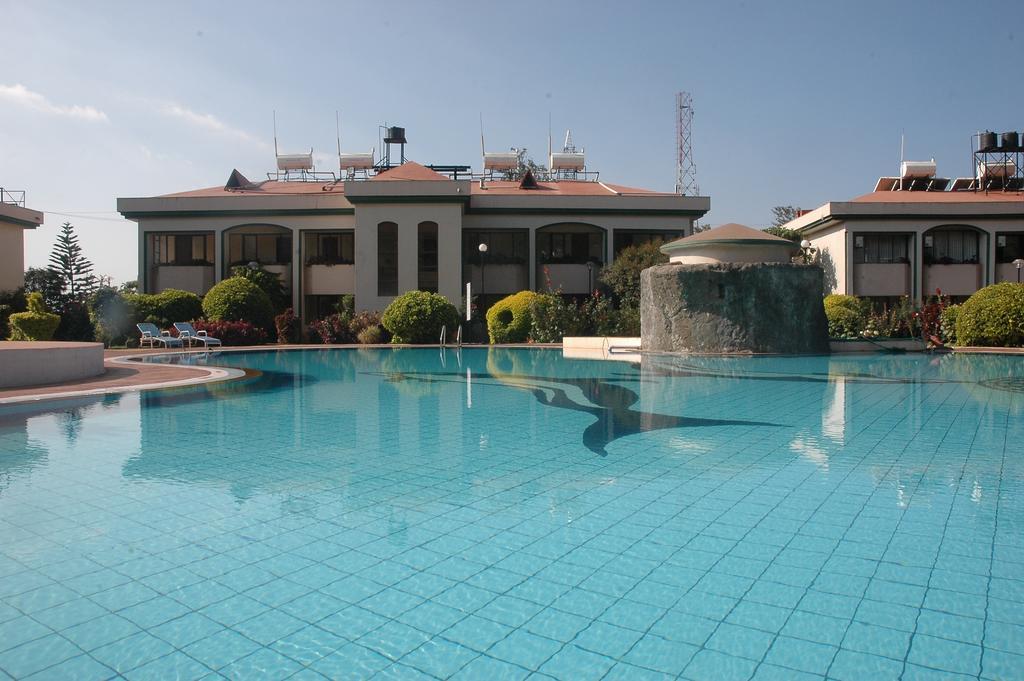 Aveda Blue Country Resort Panchgani Exteriör bild