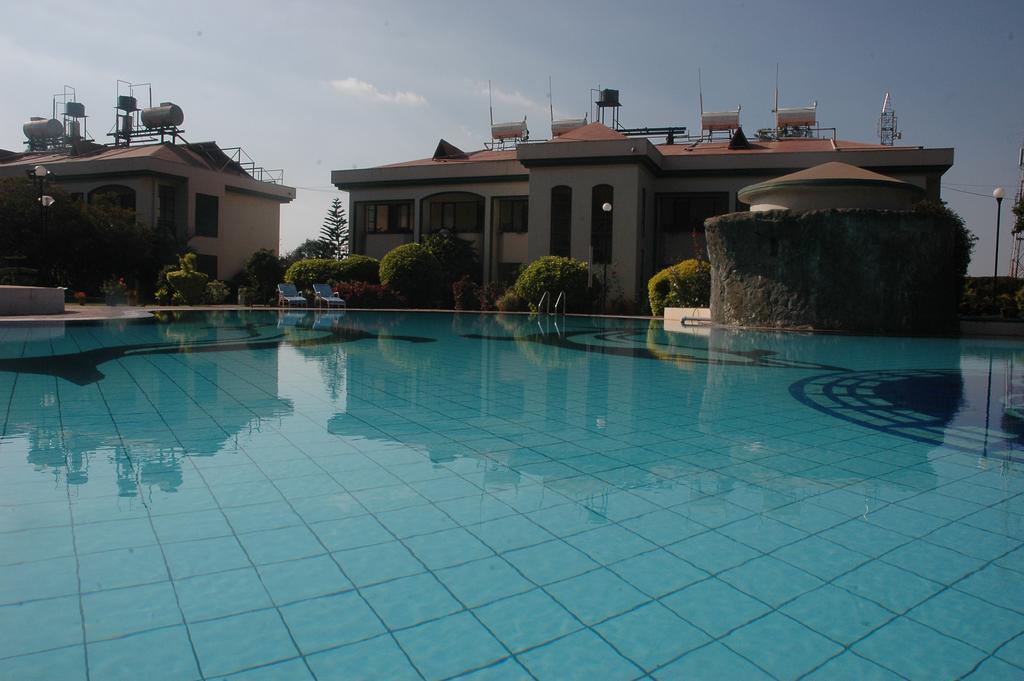 Aveda Blue Country Resort Panchgani Exteriör bild
