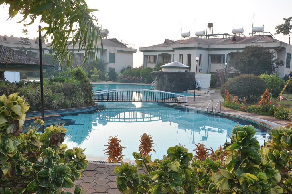 Aveda Blue Country Resort Panchgani Exteriör bild