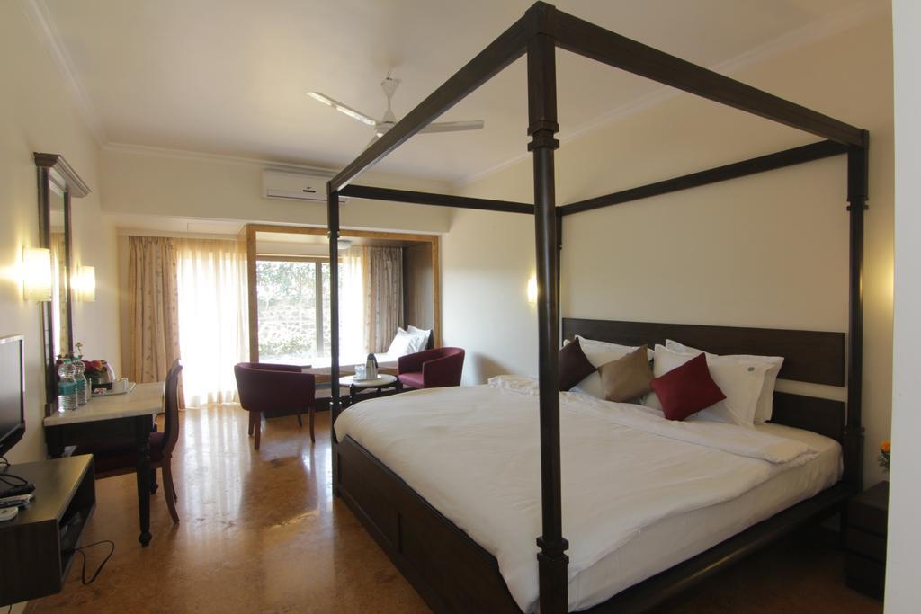Aveda Blue Country Resort Panchgani Exteriör bild