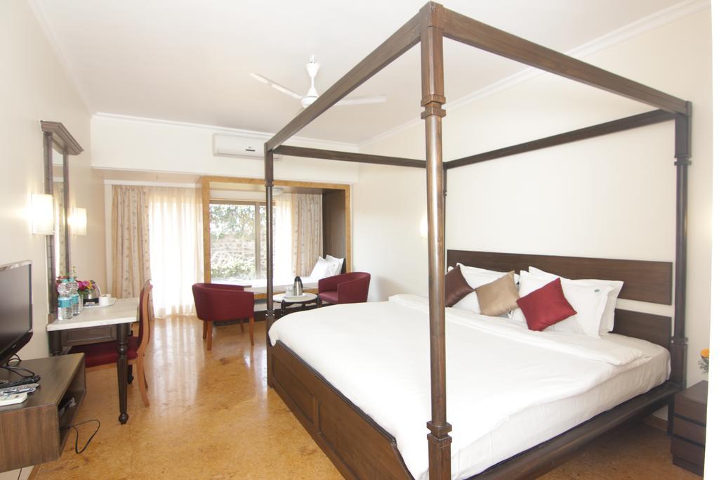 Aveda Blue Country Resort Panchgani Exteriör bild