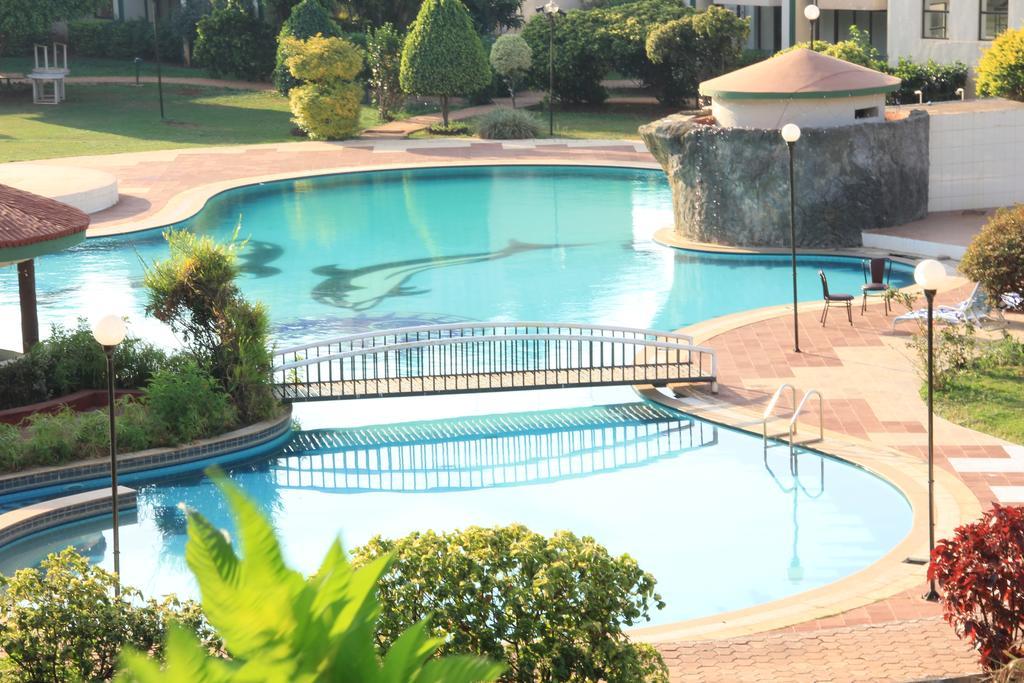 Aveda Blue Country Resort Panchgani Exteriör bild