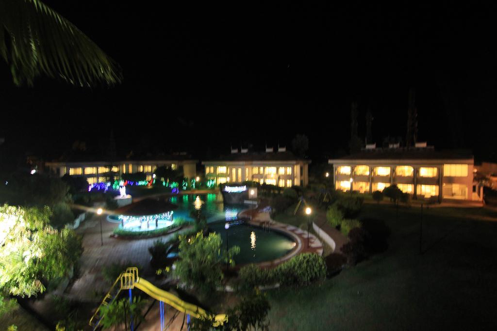 Aveda Blue Country Resort Panchgani Exteriör bild